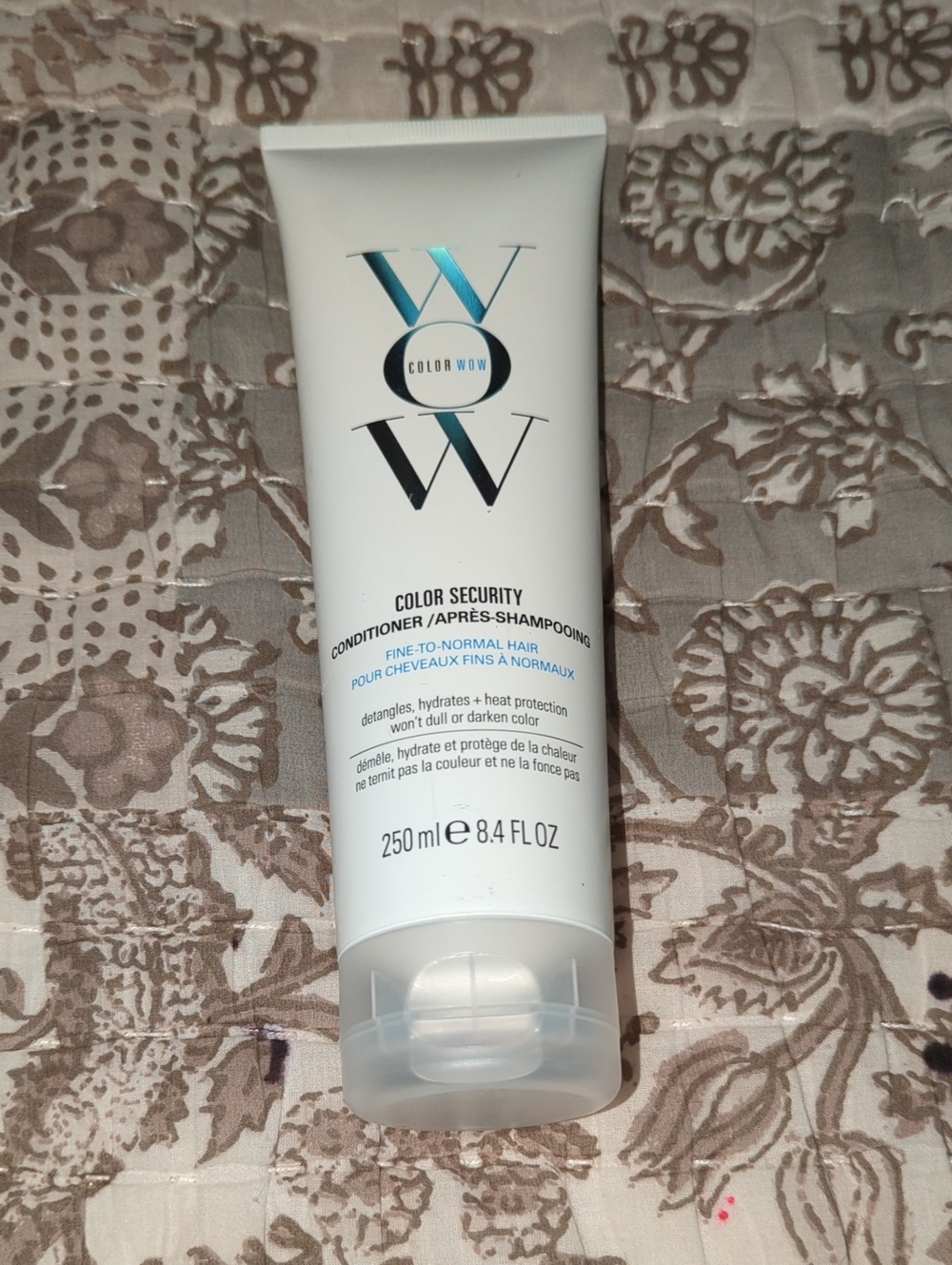 Color Wow Color Security Conditioner — White